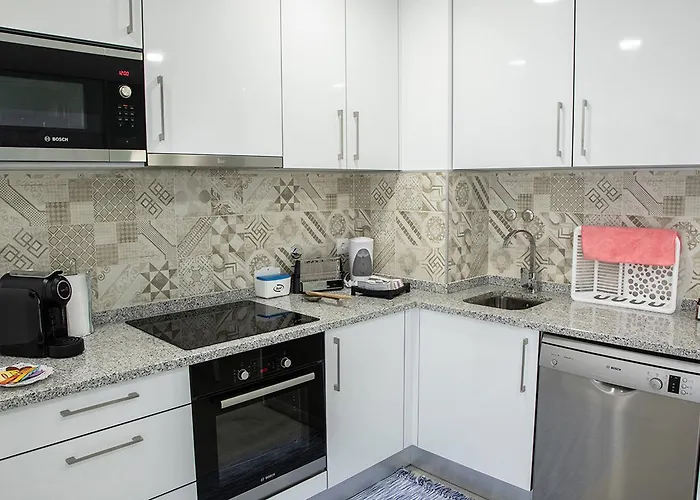 Real Holidays נאזרה