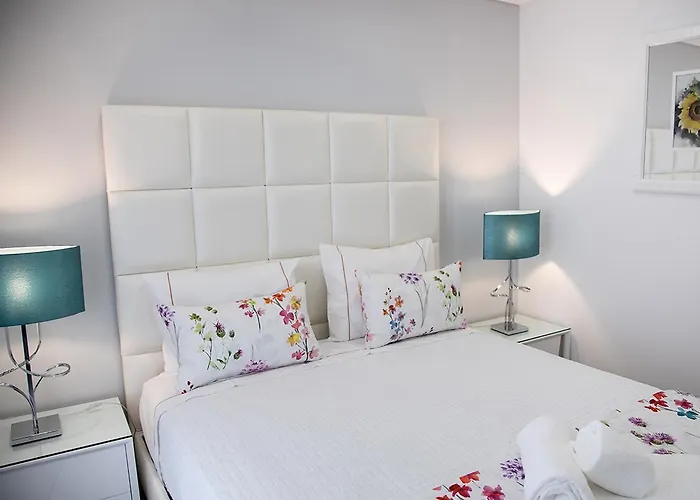 Real Holidays דירה *