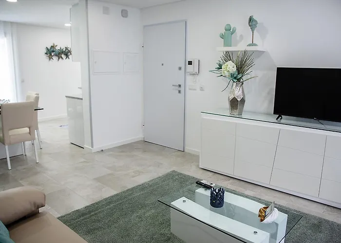 Real Holidays נאזרה