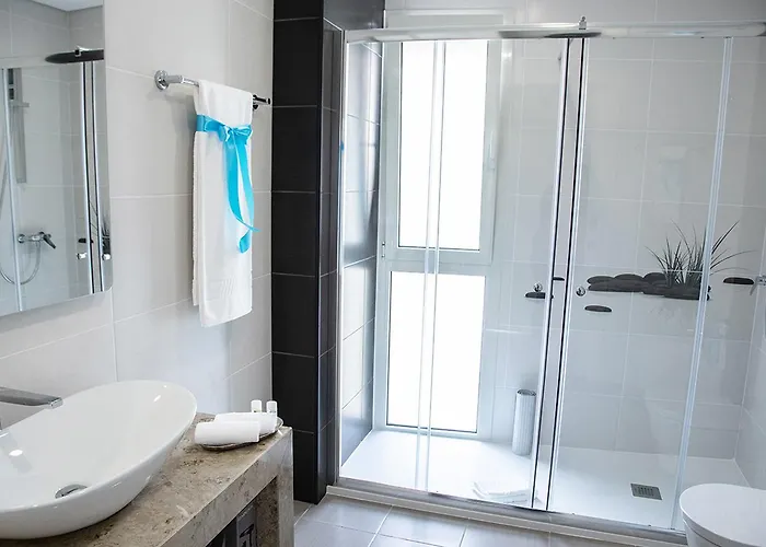 Real Holidays * נאזרה