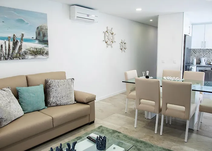 Real Holidays דירה *