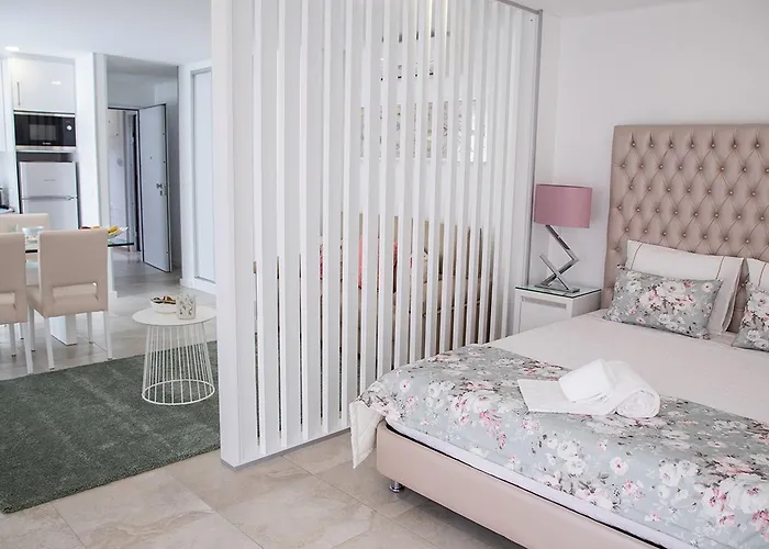 Real Holidays דירה *