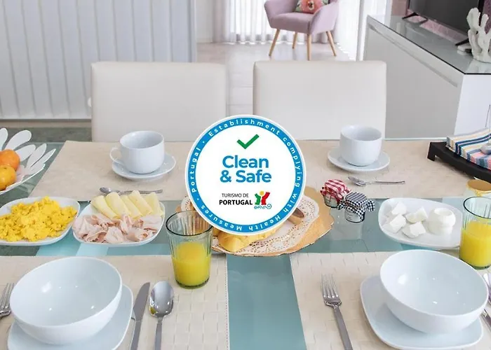 Real Holidays נאזרה